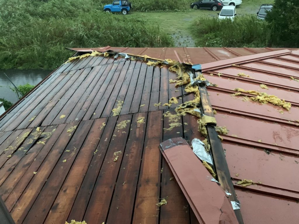 屋根板金工事（台風被害修繕）
