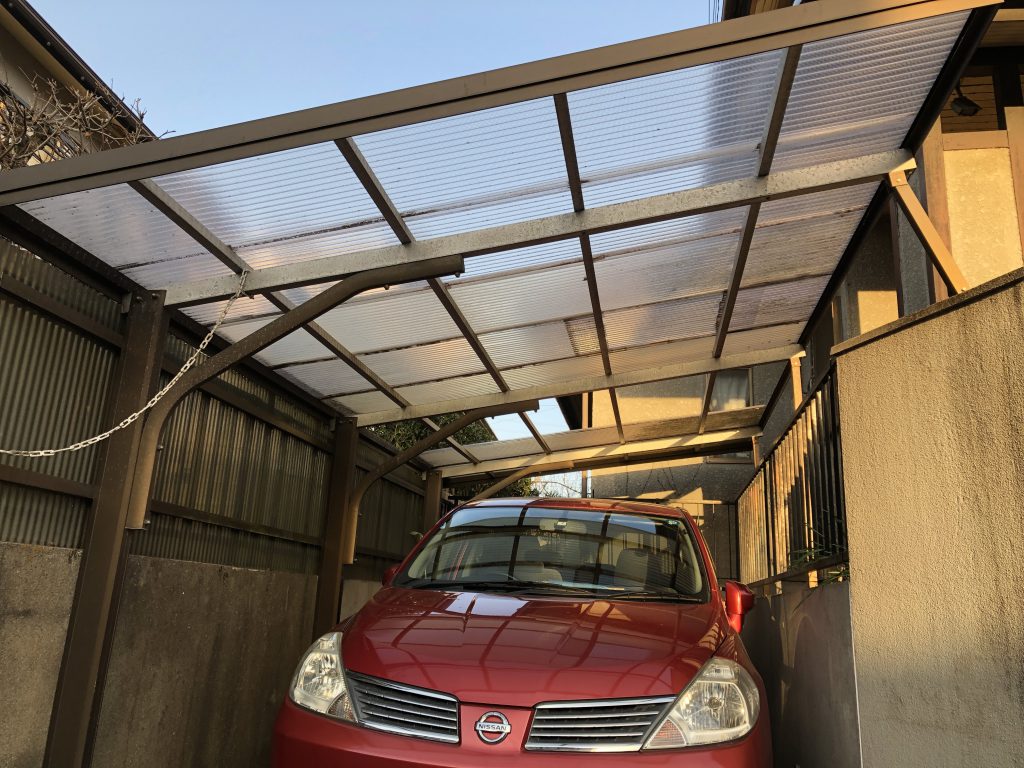 駐車場屋根修繕|吹き飛ばされた箇所