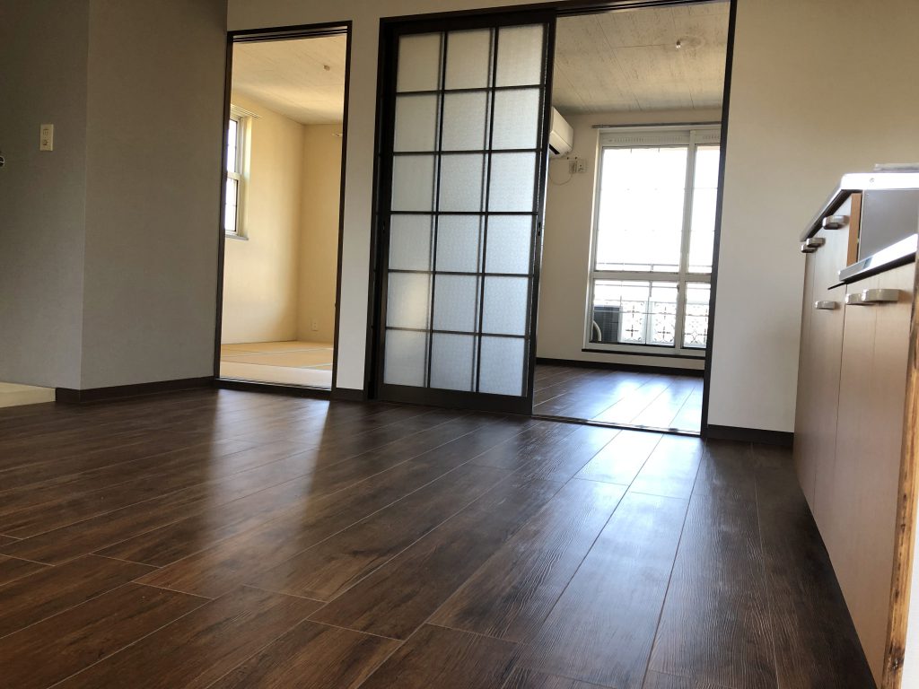 賃貸物件リフォーム|フロアタイルに変更