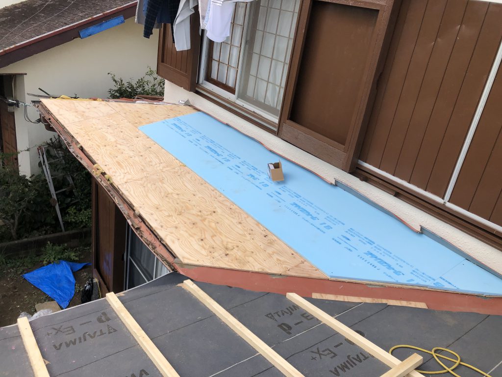 屋根板金工事（台風被害修繕）｜ベニヤ張り込み