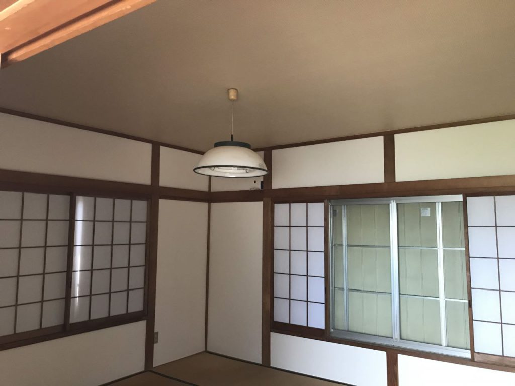 内装工事 キッチン入れ替え、ユニットバス入れ替え、クロス全面張り替え、床材の張り込み、間仕切りの撤去、和室を洋室への変更|施工後